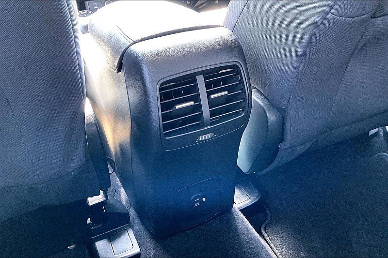 Used 2020 Ford Escape SE image 23