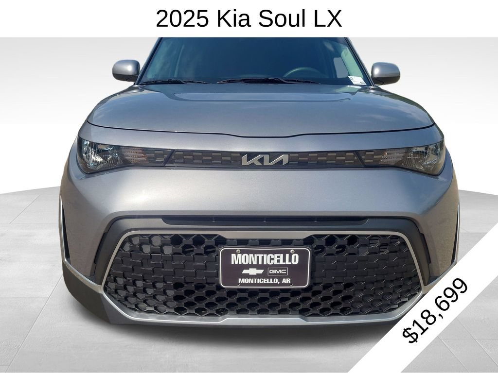 Used 2025 Kia Soul LX w/ LX Technology Package FWD image 2