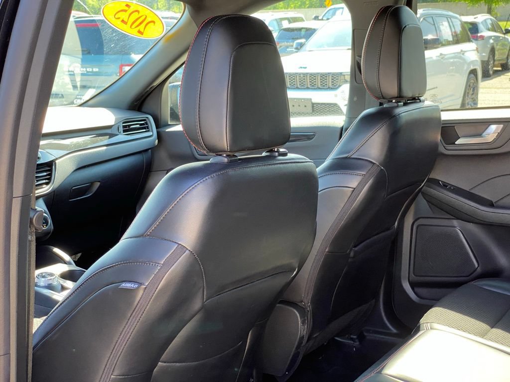 Used 2025 Ford Escape ST-Line FWD image 28