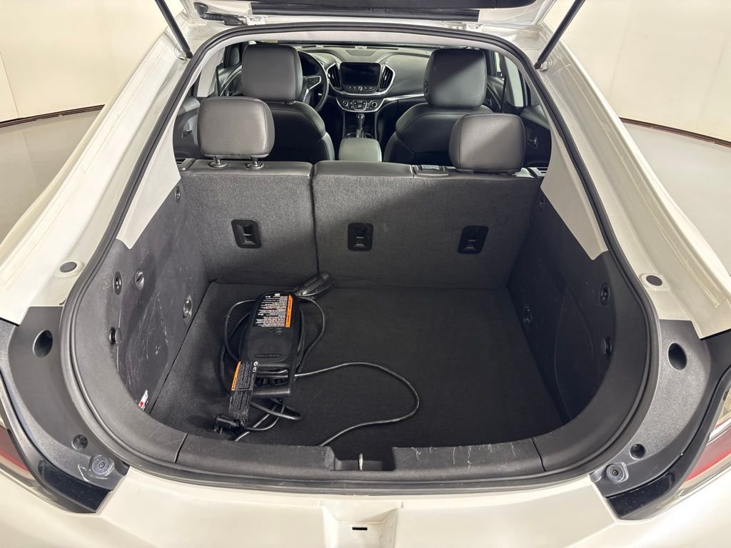 Used 2018 Chevrolet Volt Premier w/ Driver Confidence Package FWD image 23