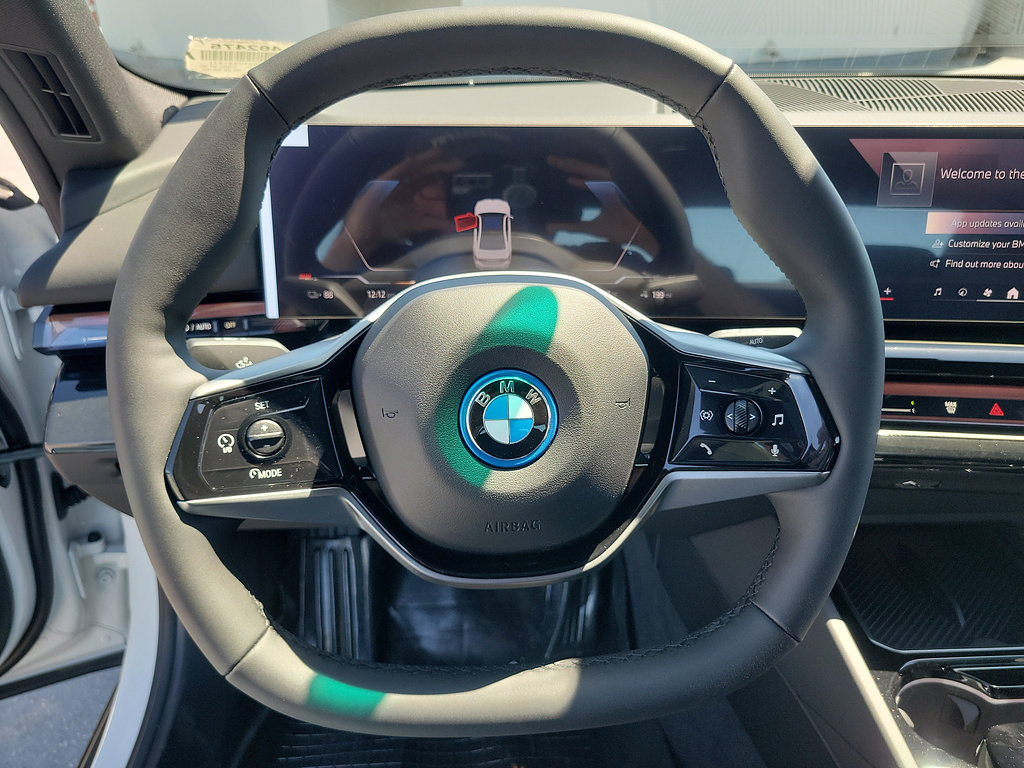 New 2026 BMW i5 eDrive40 w/ Convenience Package RWD image 26