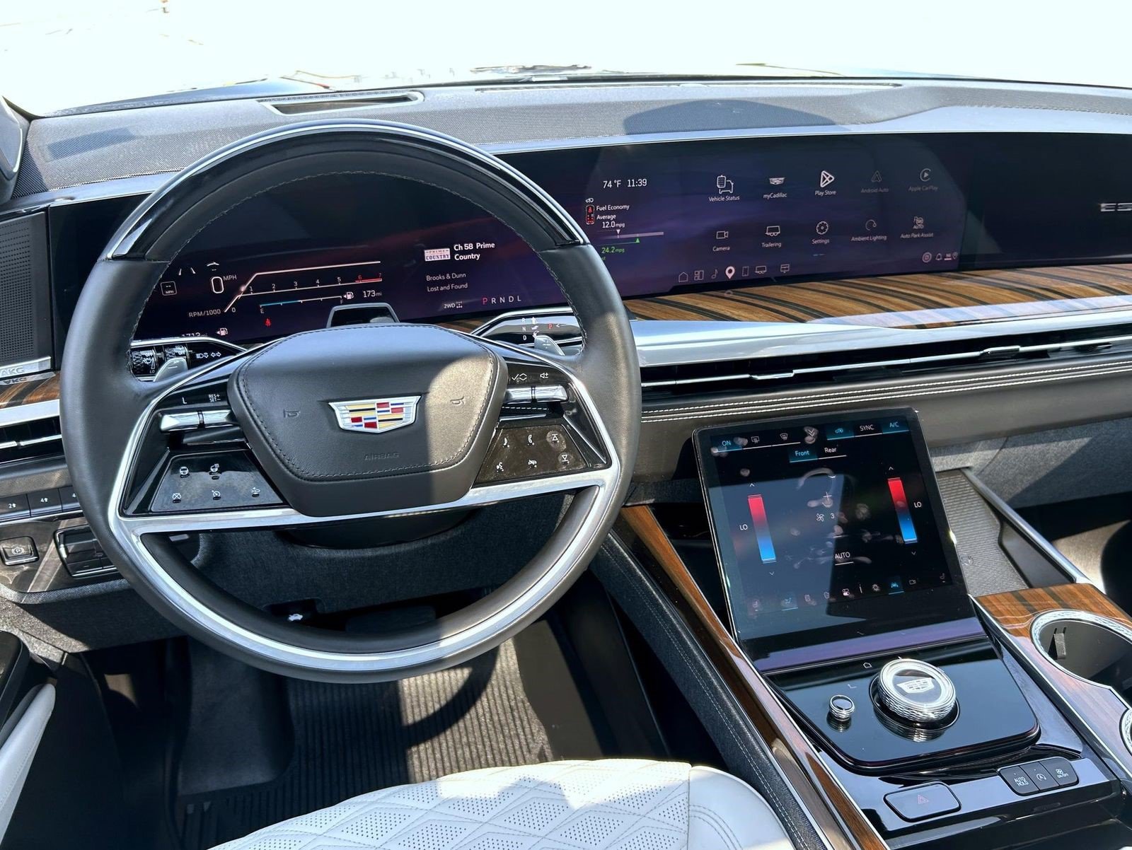 Certified 2026 Cadillac Escalade Platinum Sport w/ LPO, ONYX Package AWD/4WD image 15
