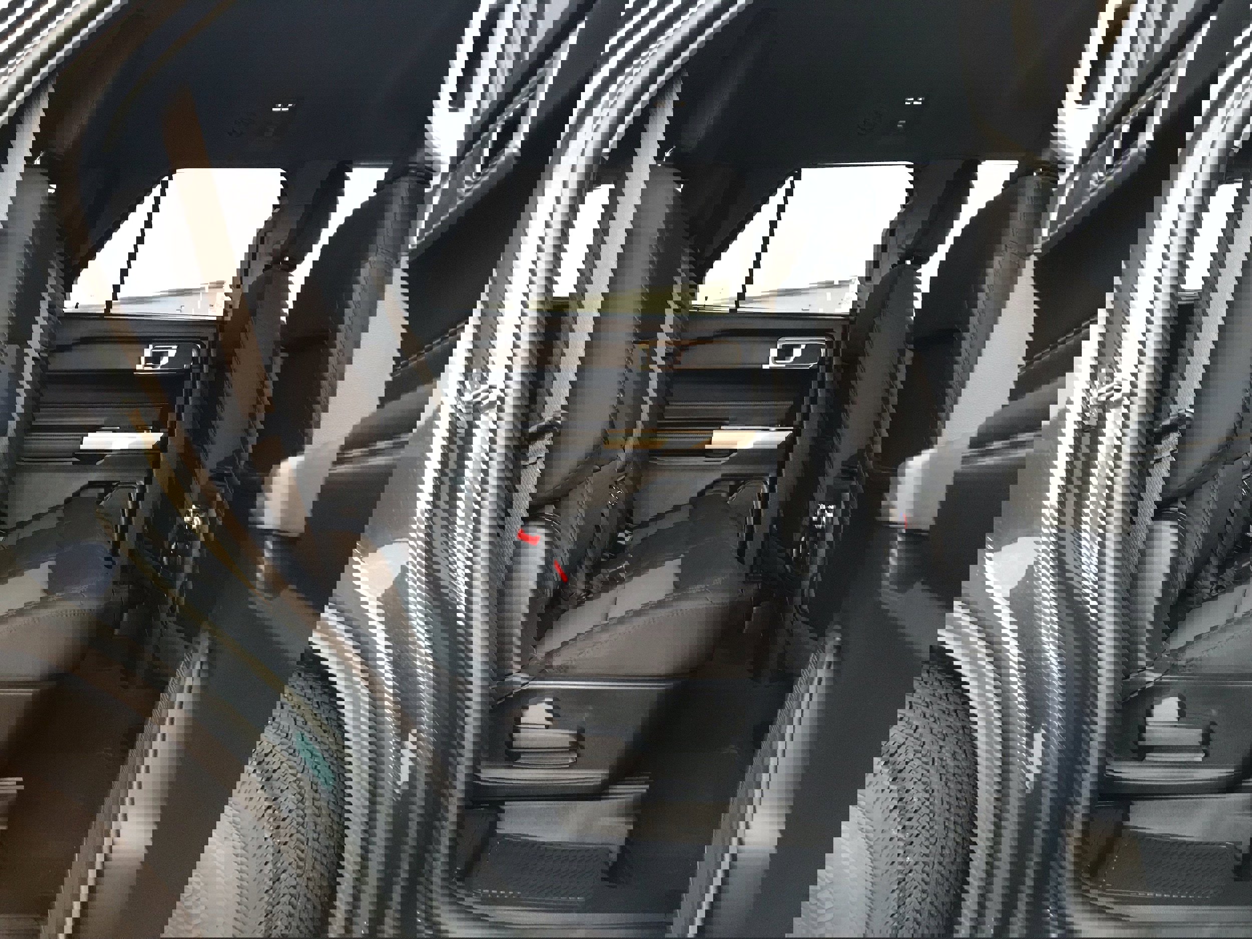 Used 2022 Ford Explorer XLT image 15