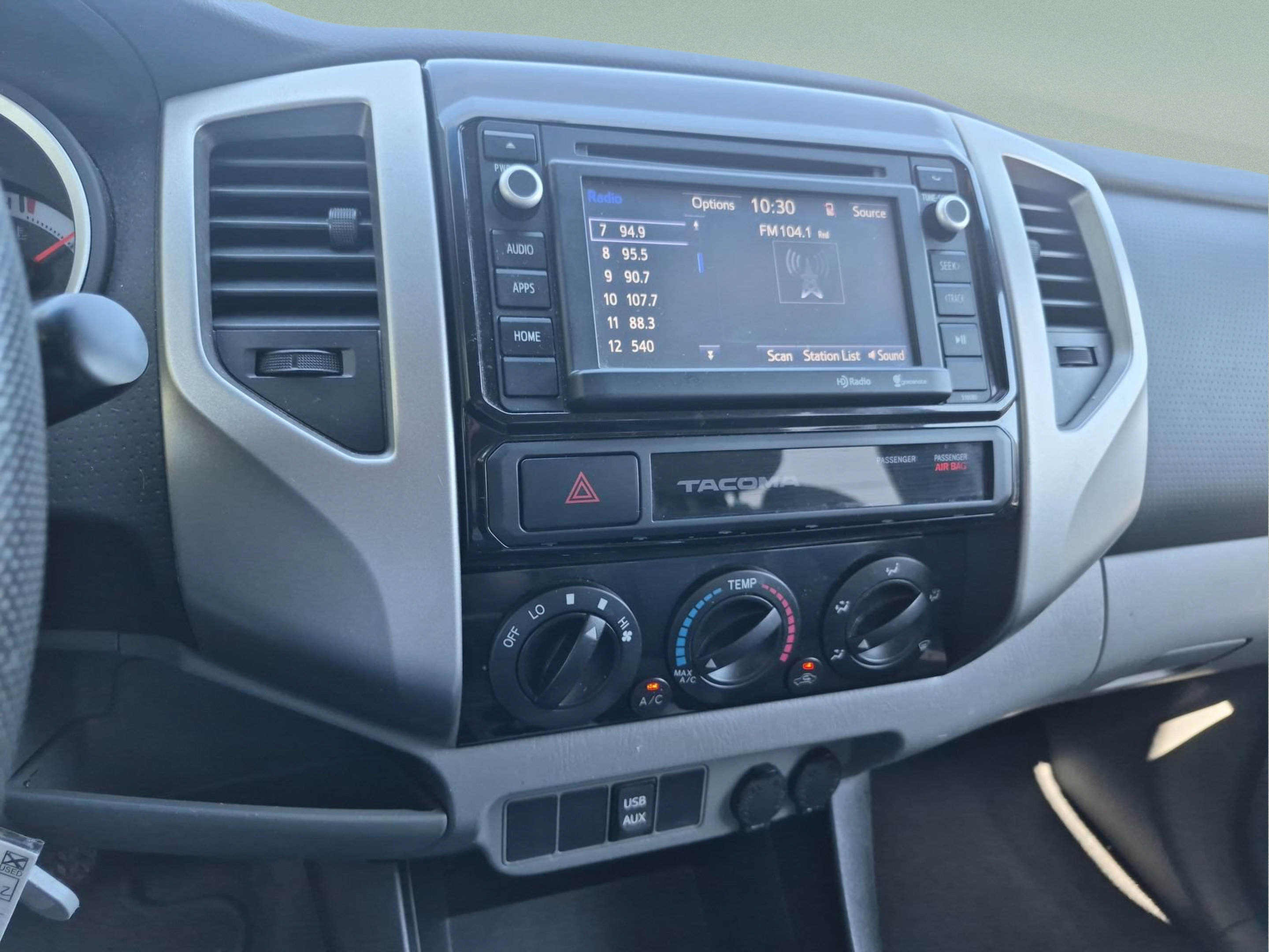 Used 2015 Toyota Tacoma PreRunner RWD image 12