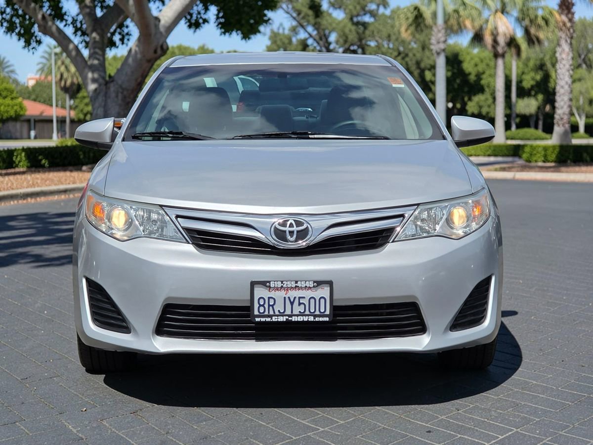 Used 2014 Toyota Camry LE FWD image 3