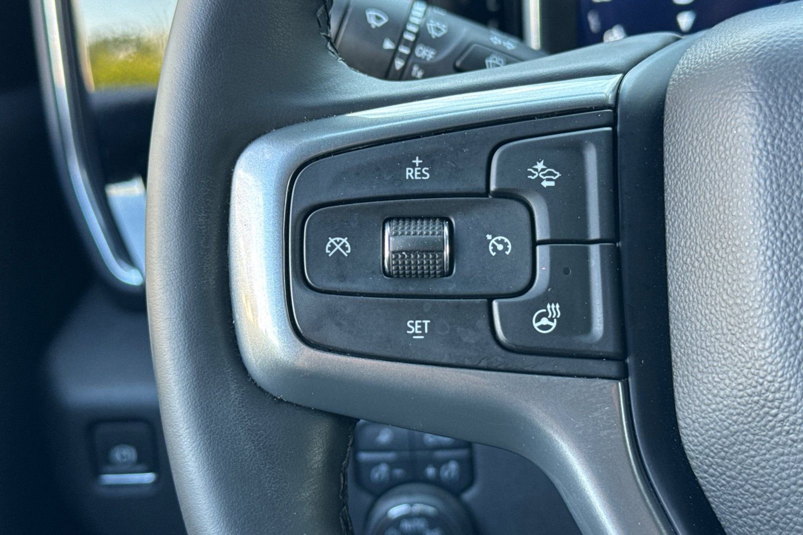 Used 2025 Chevrolet Silverado 2500 LTZ w/ LTZ Premium Package image 34