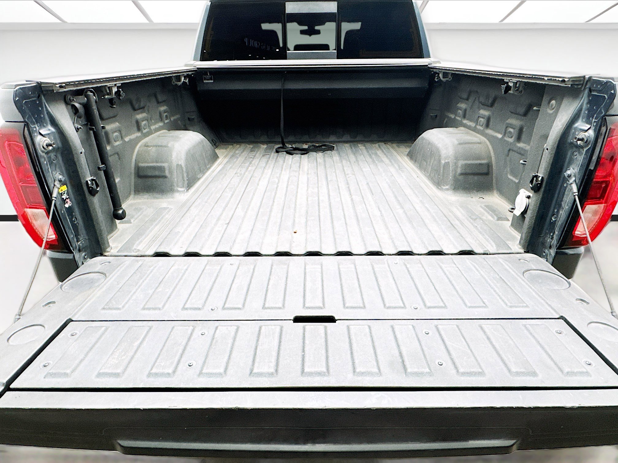 Used 2021 GMC Sierra 1500 Elevation image 18