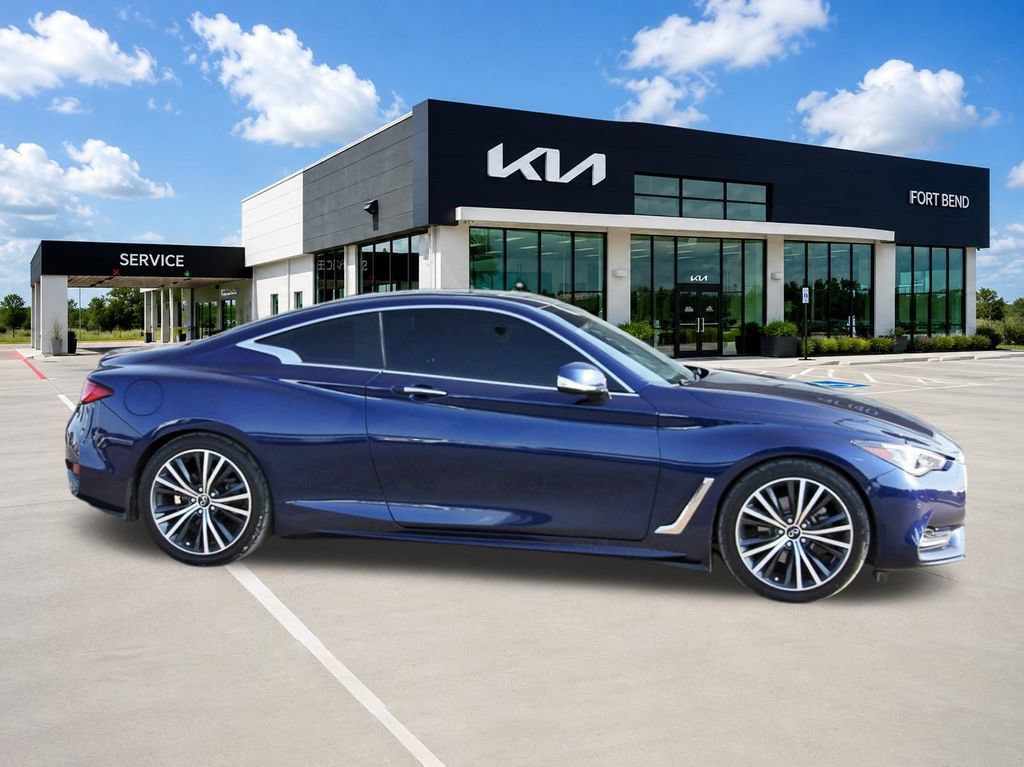 Used 2022 INFINITI Q60 3.0t Luxe w/ Cargo Package RWD image 4