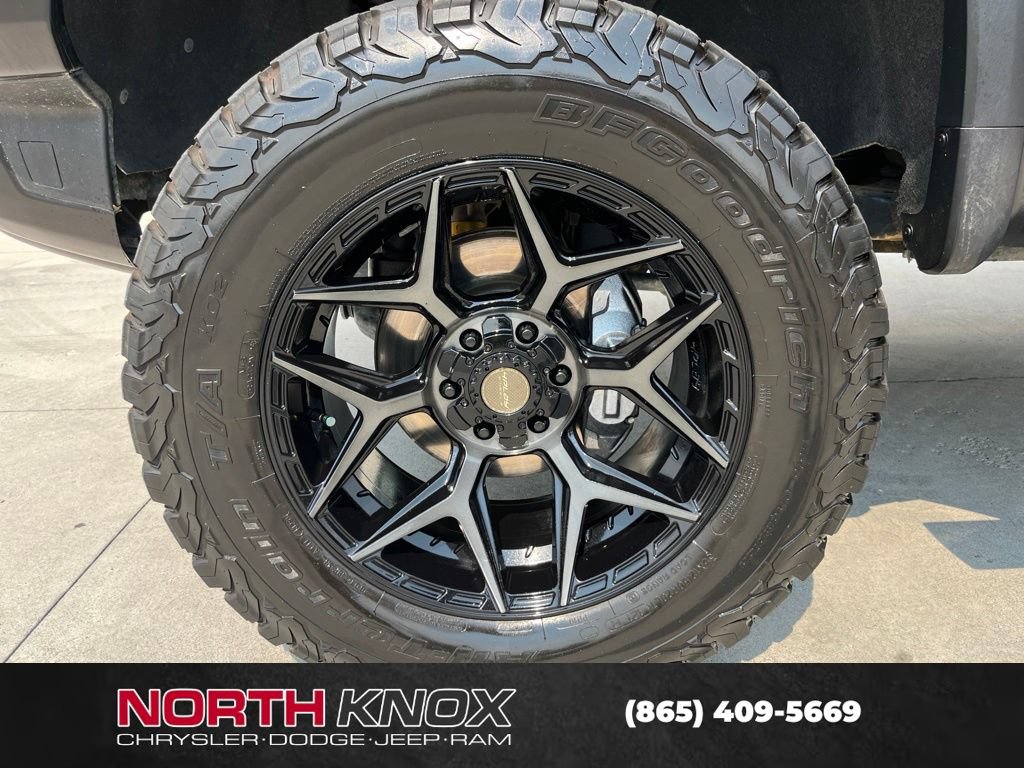 Used 2022 Chevrolet Silverado 1500 ZR2 w/ Technology Package AWD/4WD image 34