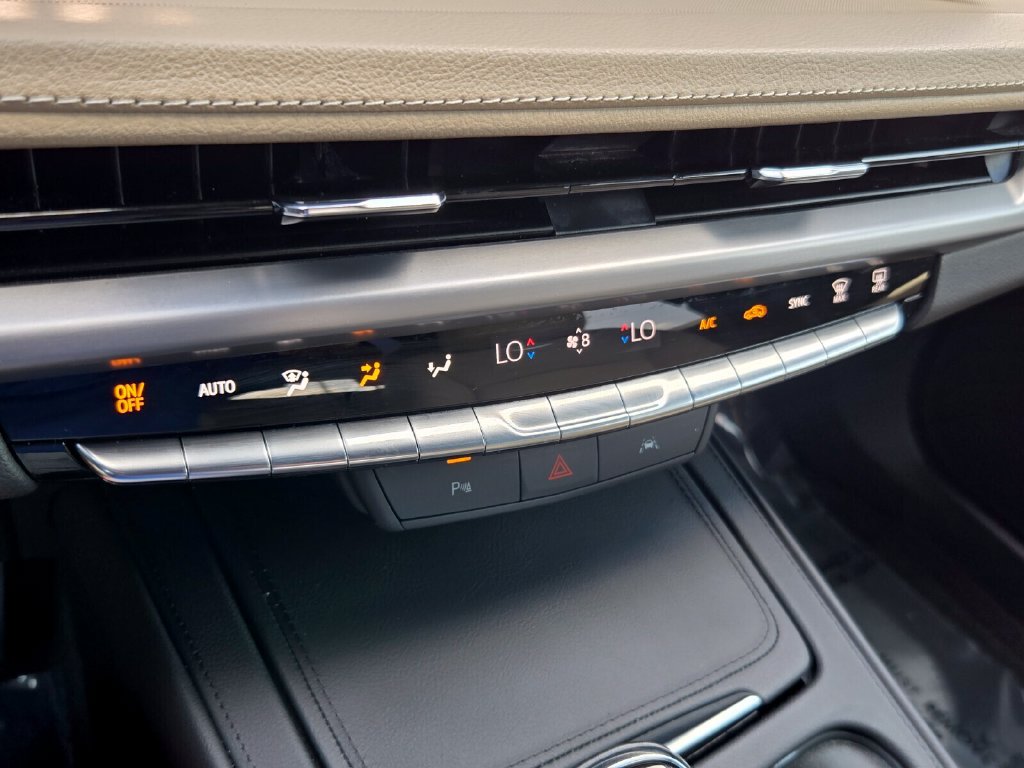 Used 2024 Cadillac XT4 Luxury FWD image 16