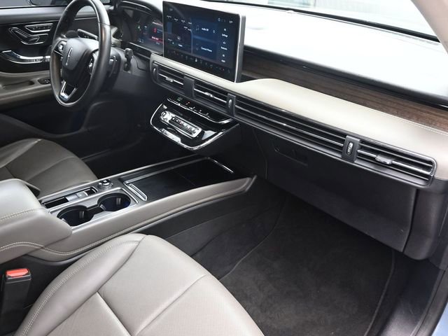 Used 2023 Lincoln Corsair Reserve image 41