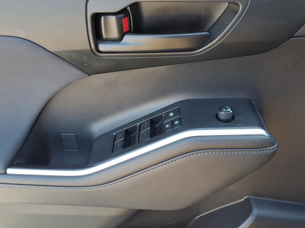Certified 2024 Toyota Highlander LE image 19
