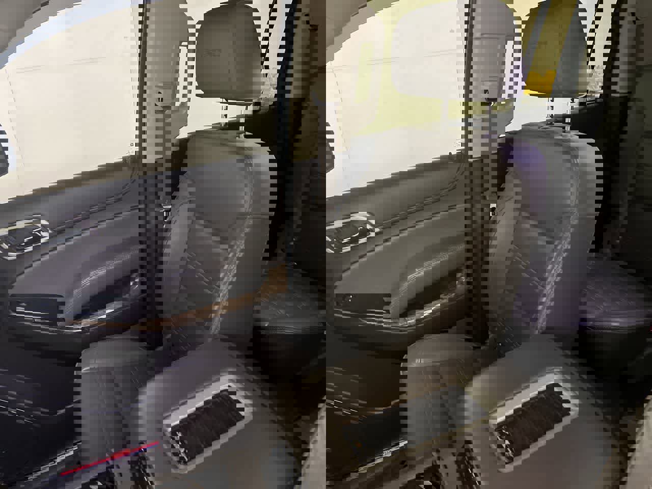 Used 2015 GMC Yukon XL Denali w/ Premium Package image 28