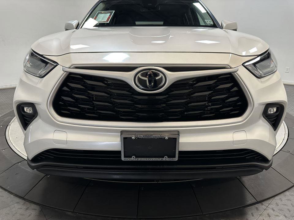 Certified 2022 Toyota Highlander XLE image 5