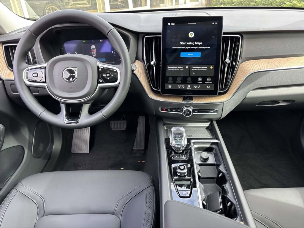 New 2026 Volvo XC60 B5 Plus w/ Protection Package Premier image 27