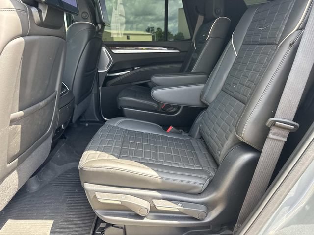 Used 2025 Cadillac Escalade Sport Platinum w/ LPO, ONYX Package AWD/4WD image 16