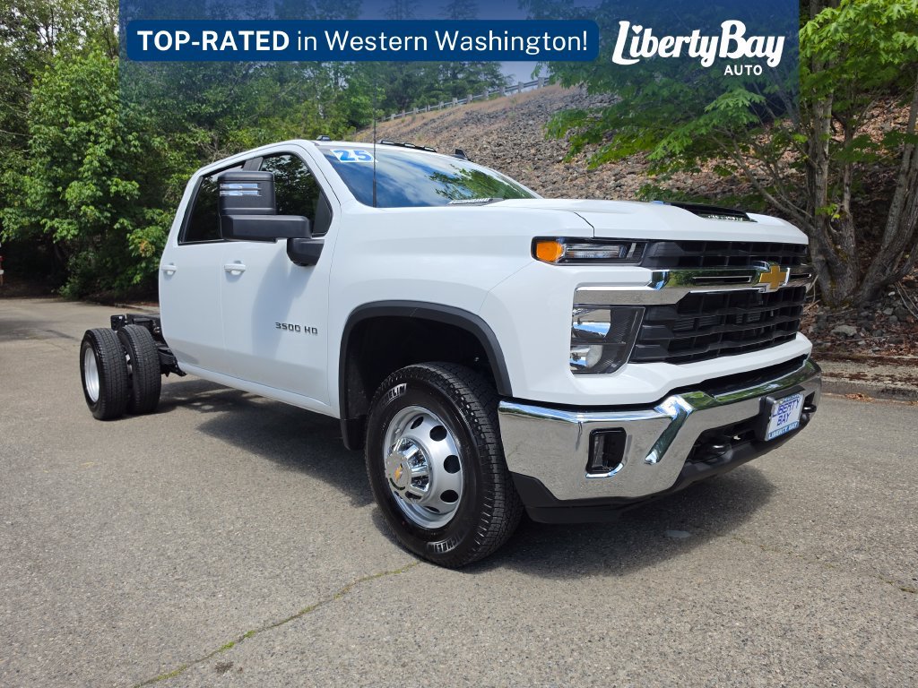 Used 2025 Chevrolet Silverado 3500 LT w/ Convenience Package AWD/4WD image 3