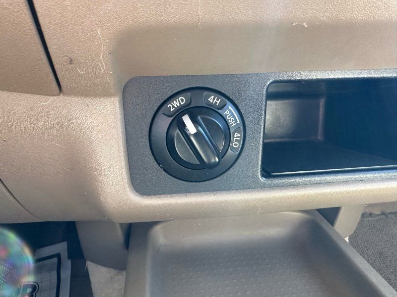 Used 2007 Nissan Frontier SE w/ SE Value Truck Pkg AWD/4WD image 18