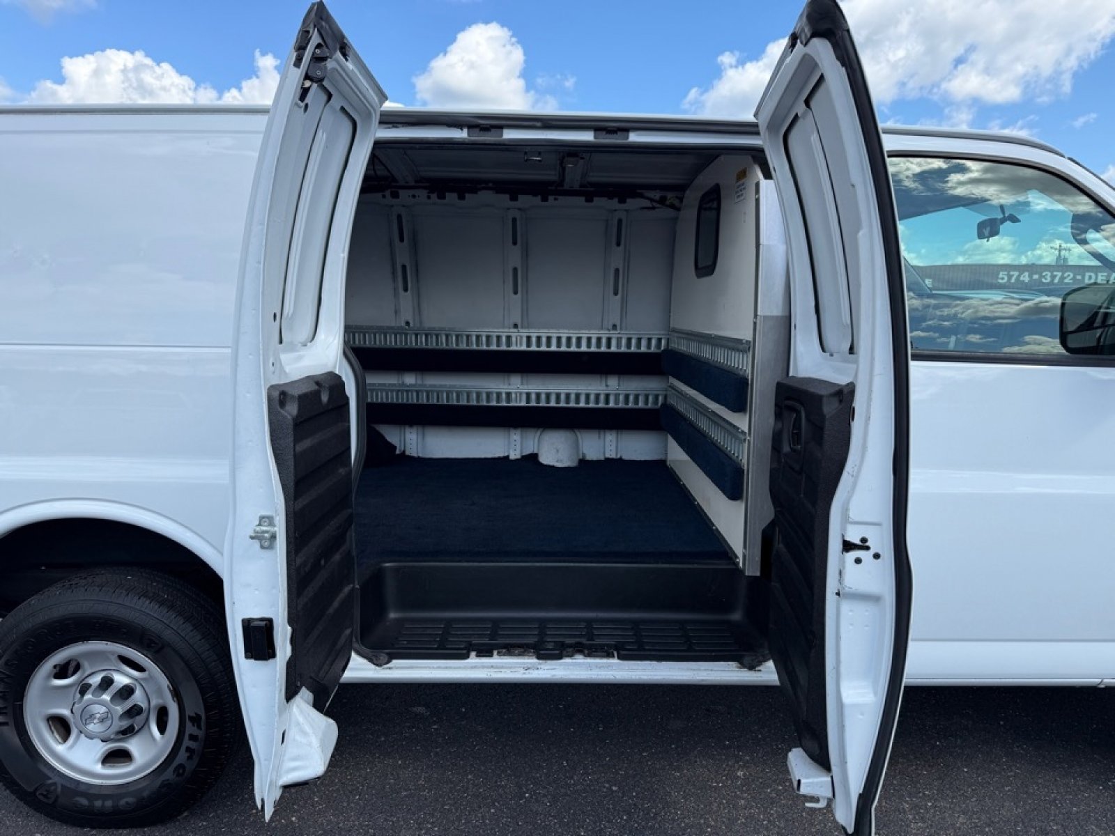 Used 2018 Chevrolet Express 2500 image 18