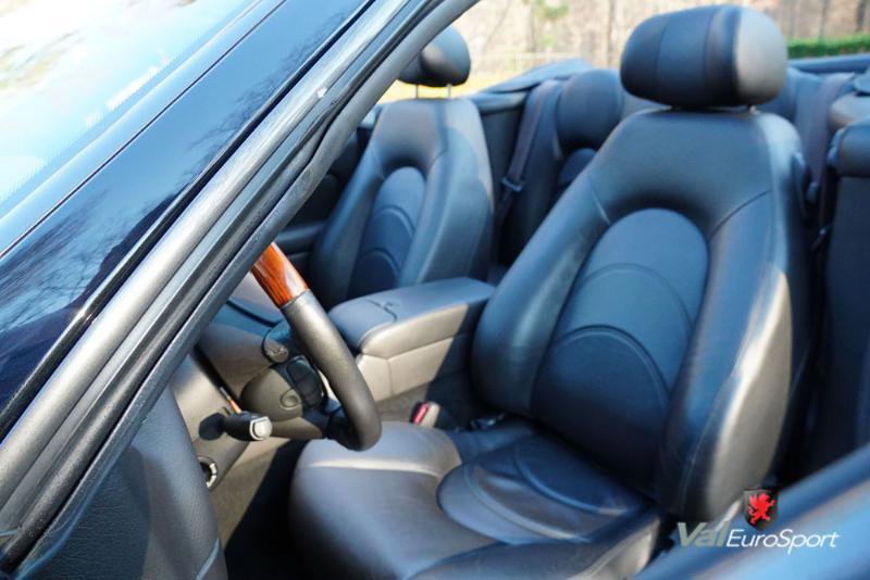 Used 2003 Jaguar XK8 Convertible image 34