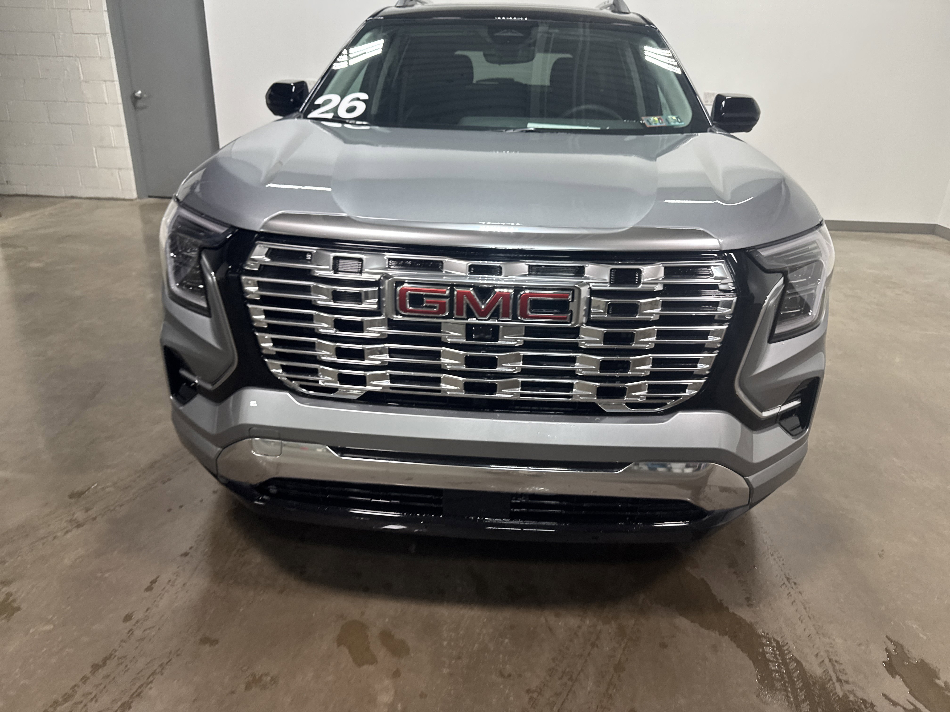 Used 2026 GMC Terrain Denali w/ LPO, Black Badging Package AWD/4WD image 8