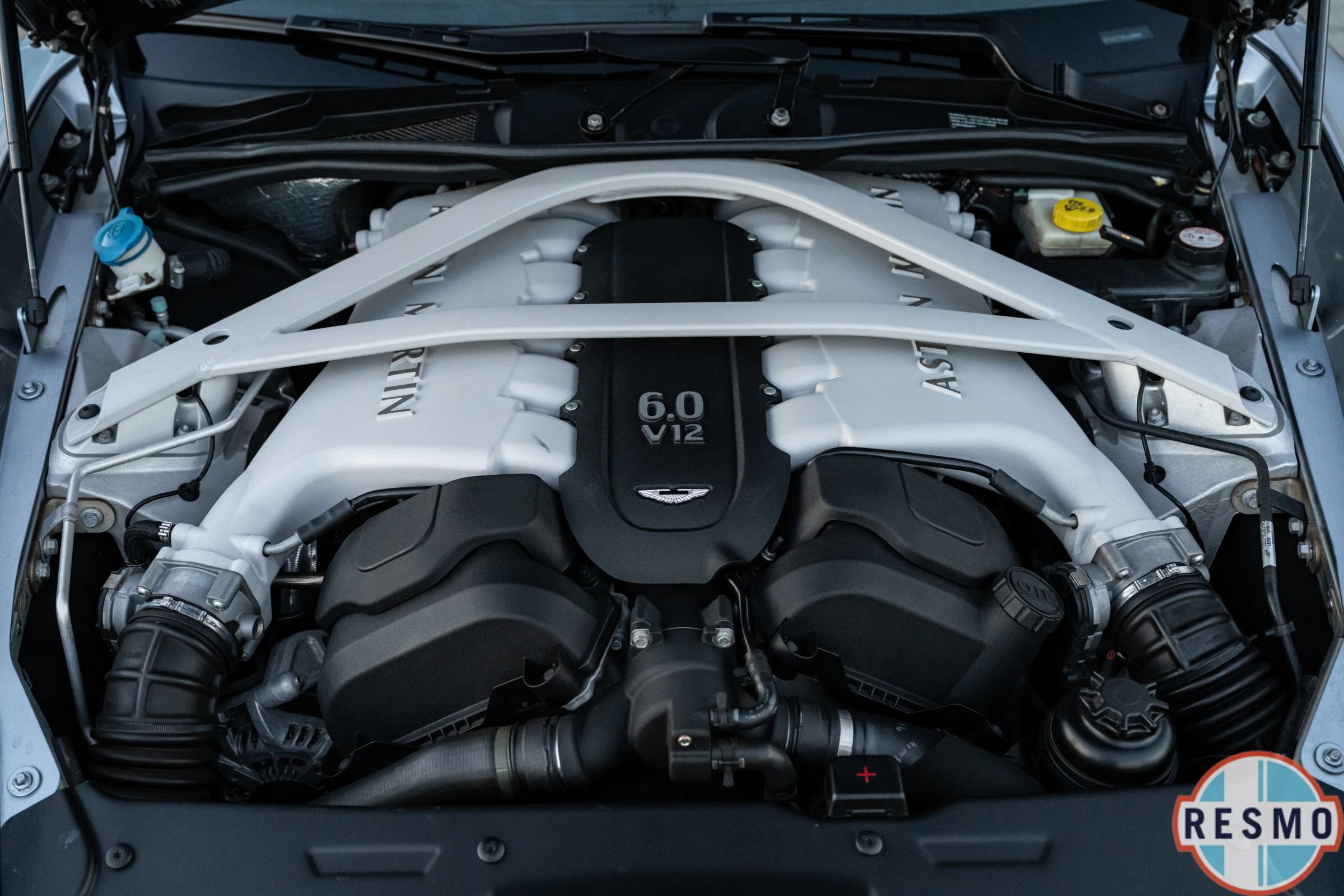 Used 2014 Aston Martin Vanquish Coupe RWD image 32