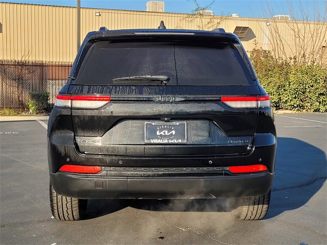 Used 2023 Jeep Grand Cherokee Limited w/ Black Appearance Package image 6
