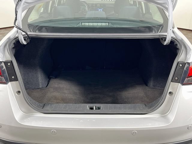 Used 2024 Nissan Versa SR FWD image 25