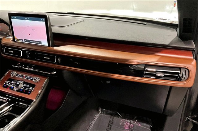Used 2021 Lincoln Aviator Reserve w/ Equipment Group 202A image 27