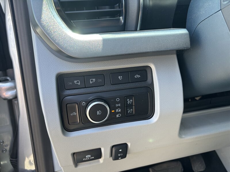Used 2023 Ford F350 Limited w/ FX4 Off-Road Package AWD/4WD image 15
