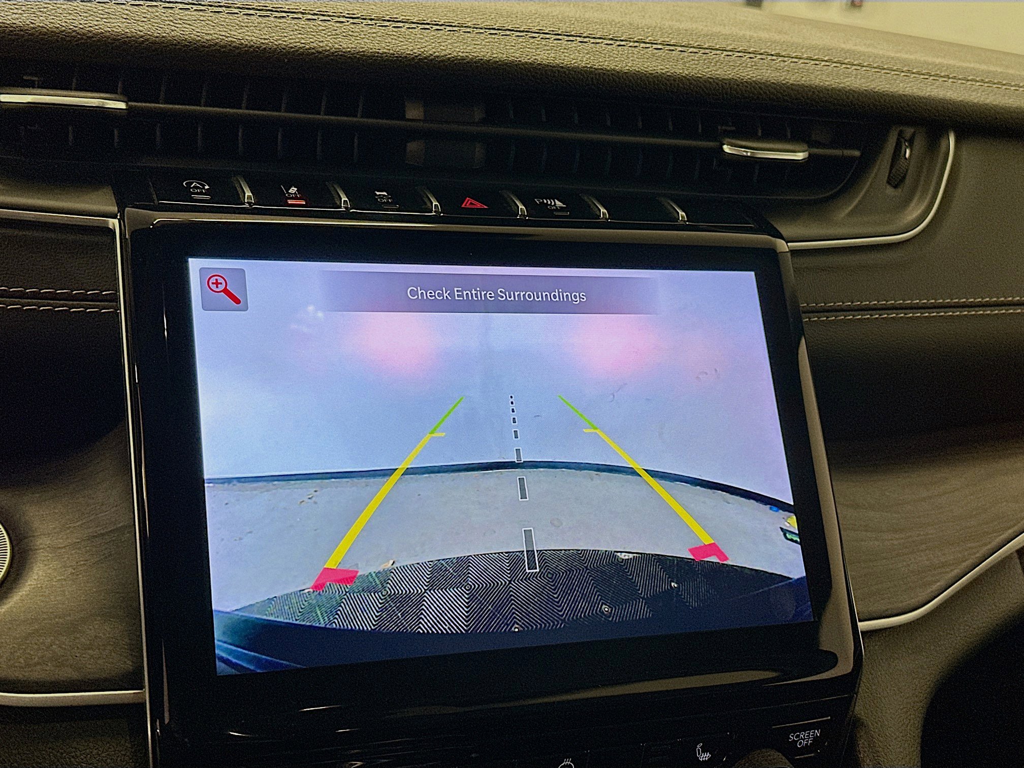 Used 2023 Jeep Grand Cherokee Limited w/ Black Appearance Package image 23