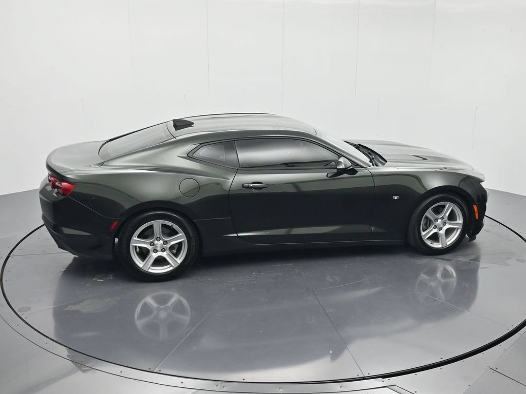 Used 2020 Chevrolet Camaro LT RWD image 27