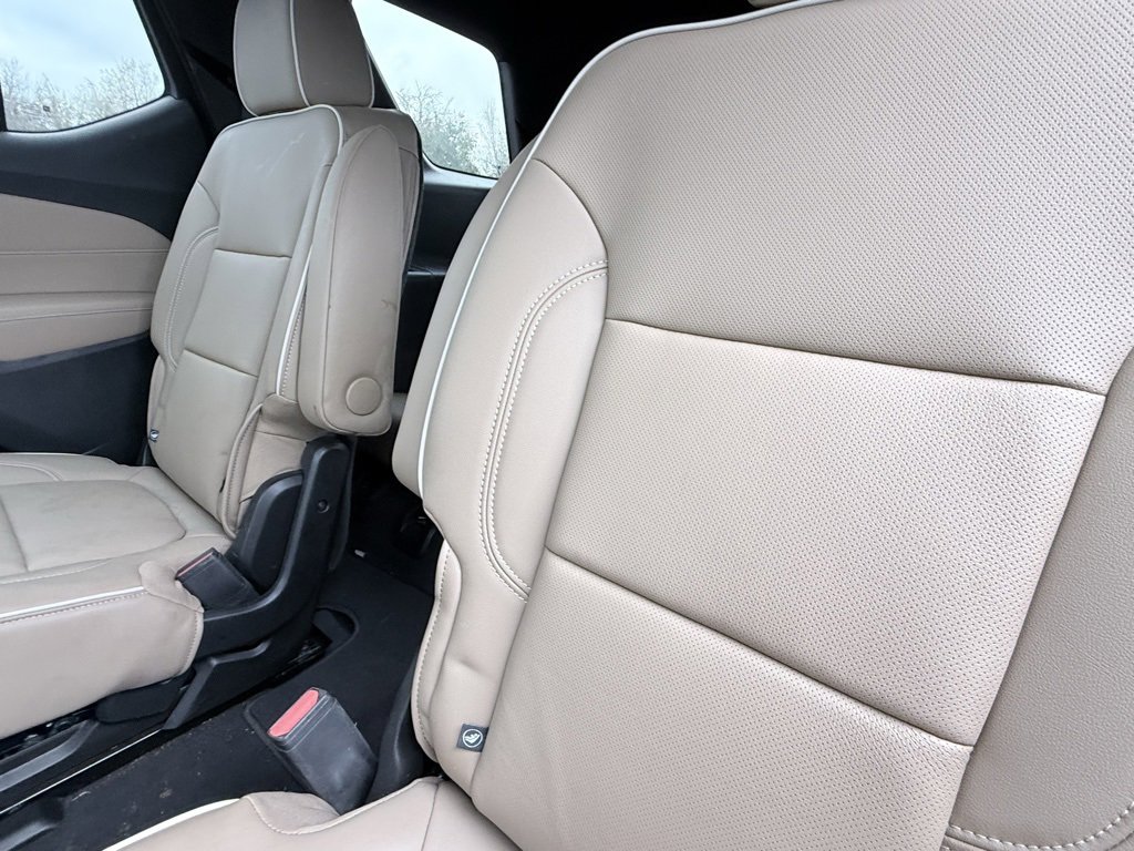 Used 2023 Chevrolet Traverse Premier image 29