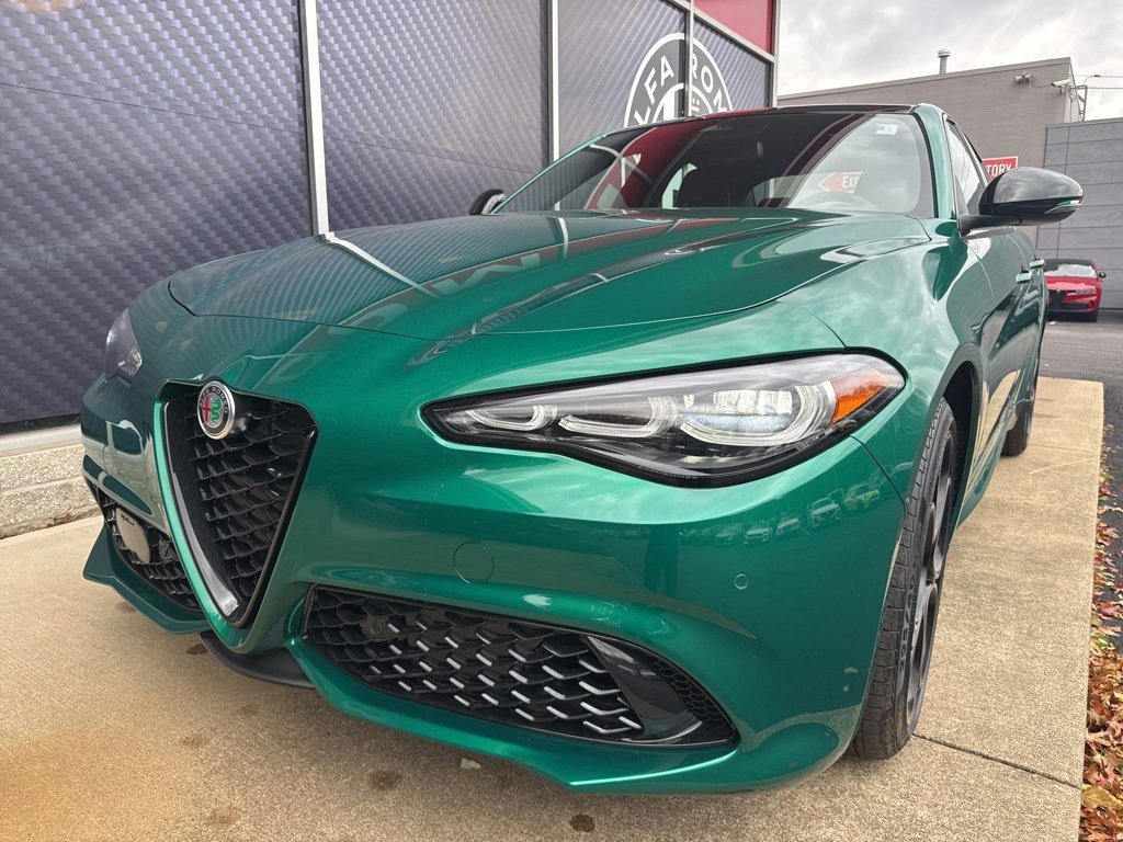 New 2025 Alfa Romeo Giulia AWD w/ Driving Assist Package image 9