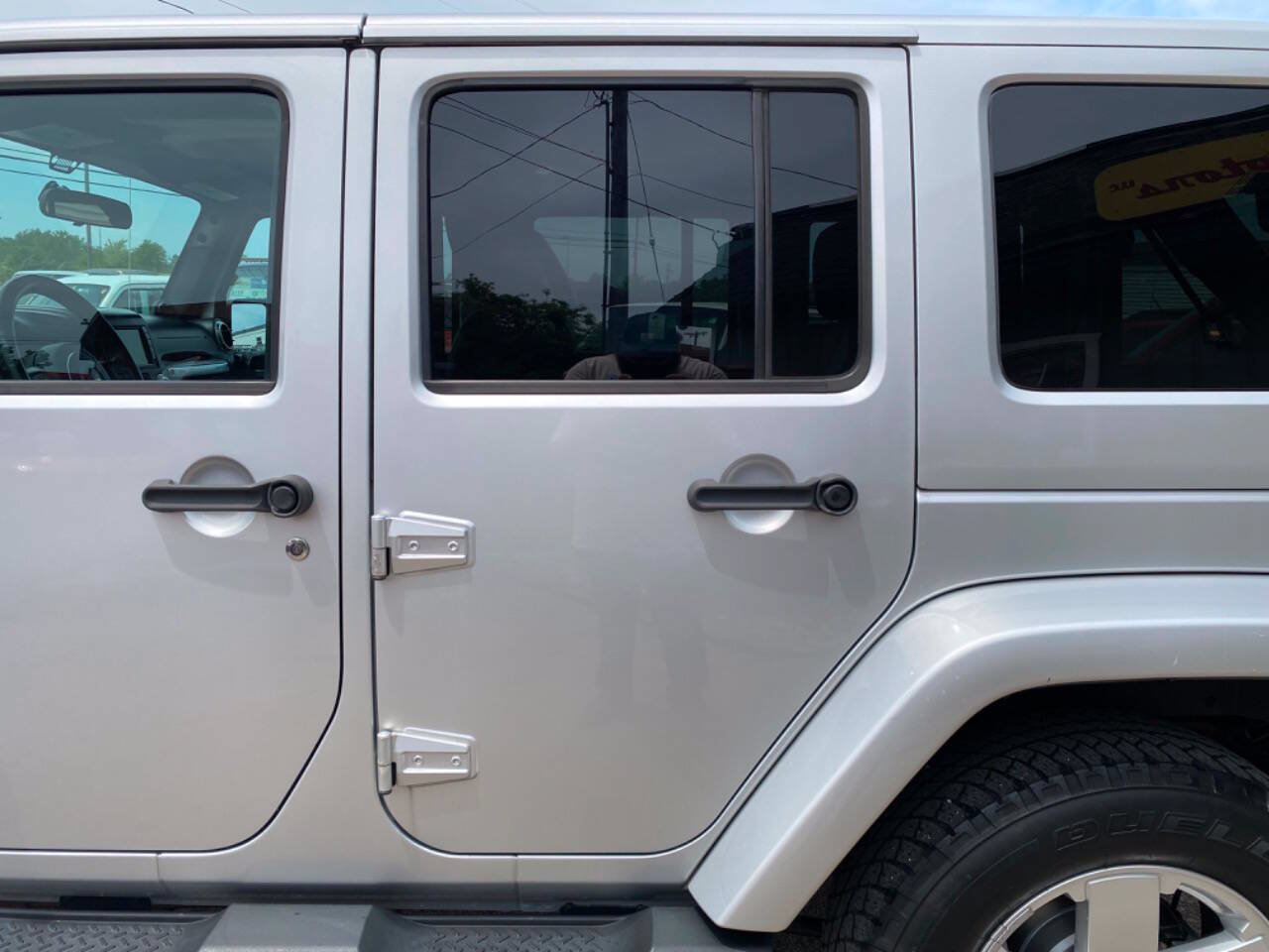 Used 2012 Jeep Wrangler Unlimited Sahara w/ Dual Top Group AWD/4WD image 60