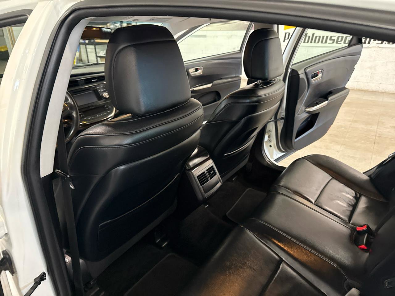 Used 2015 Toyota Avalon XLE FWD image 33