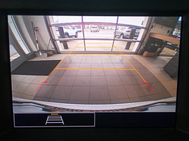 Used 2022 GMC Terrain SLE w/ Driver Convenience Package image 14