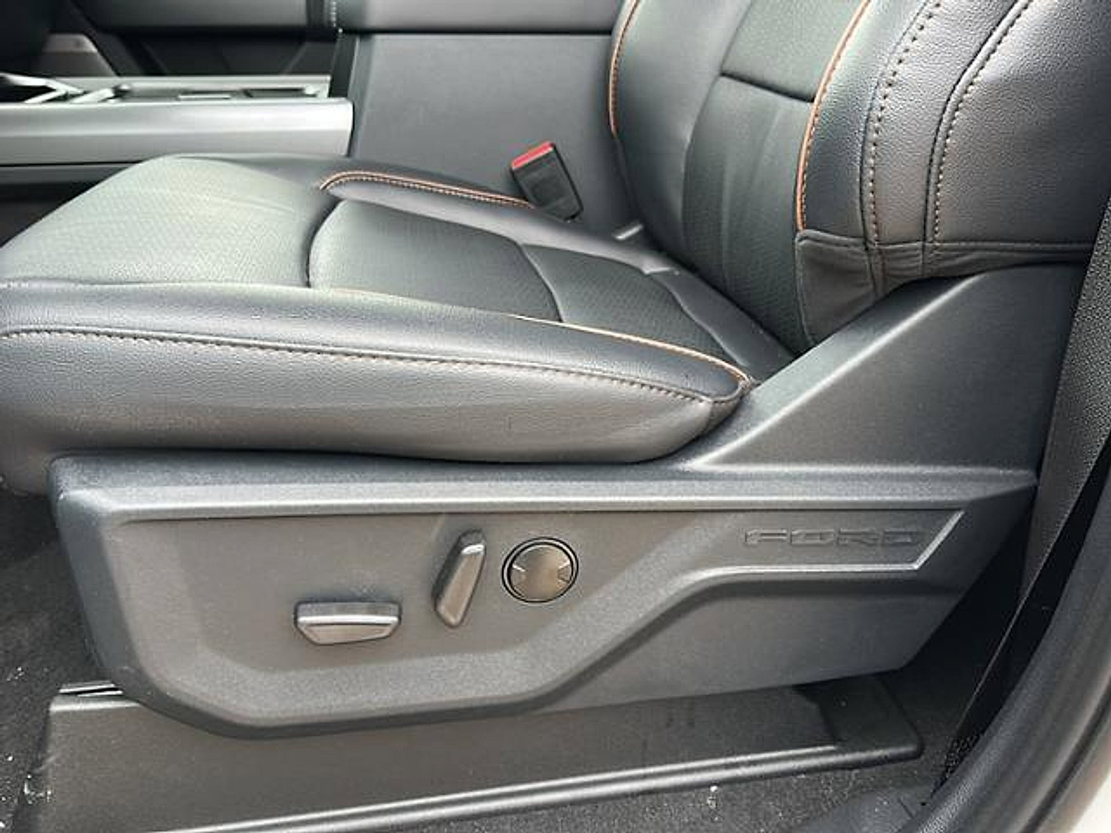 New 2026 Ford F550 4x4 Crew Cab Super Duty image 17