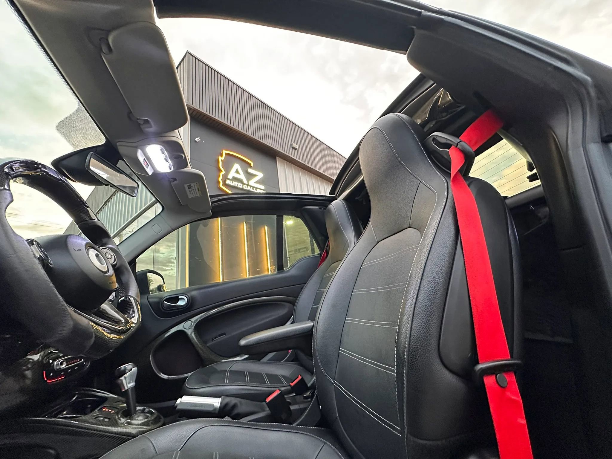 Used 2017 smart fortwo passion RWD image 25