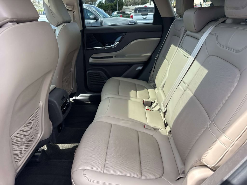 Certified 2022 Lincoln Corsair FWD image 9