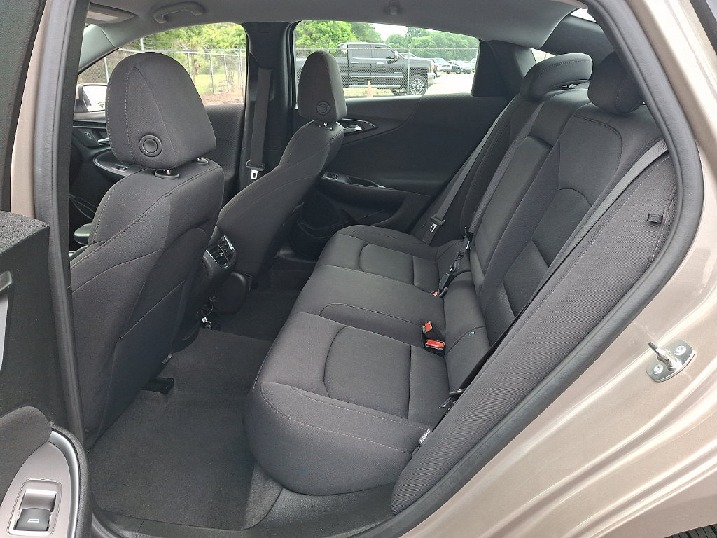 Used 2024 Chevrolet Malibu LT FWD image 11