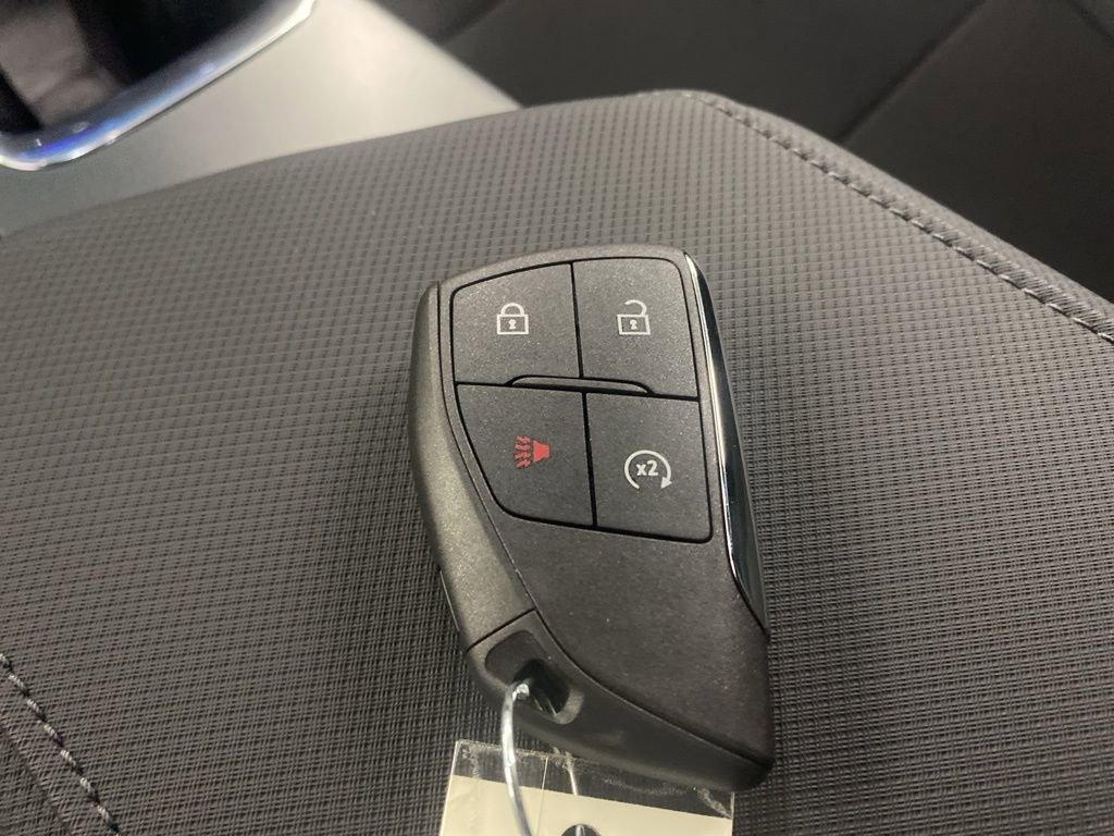 New 2026 Chevrolet Equinox EV LT image 32