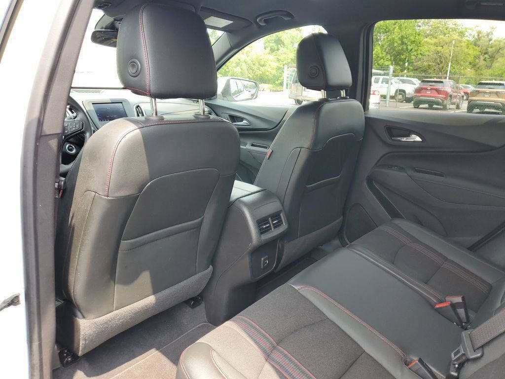 Used 2022 Chevrolet Equinox RS FWD image 30