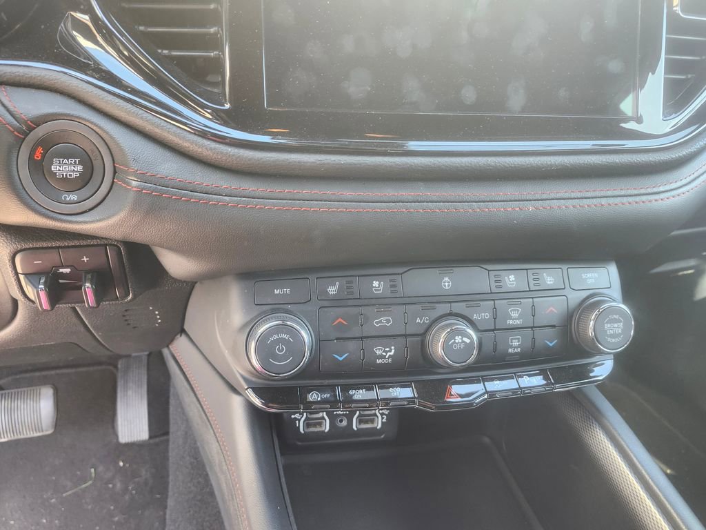 Used 2024 Dodge Durango GT image 8