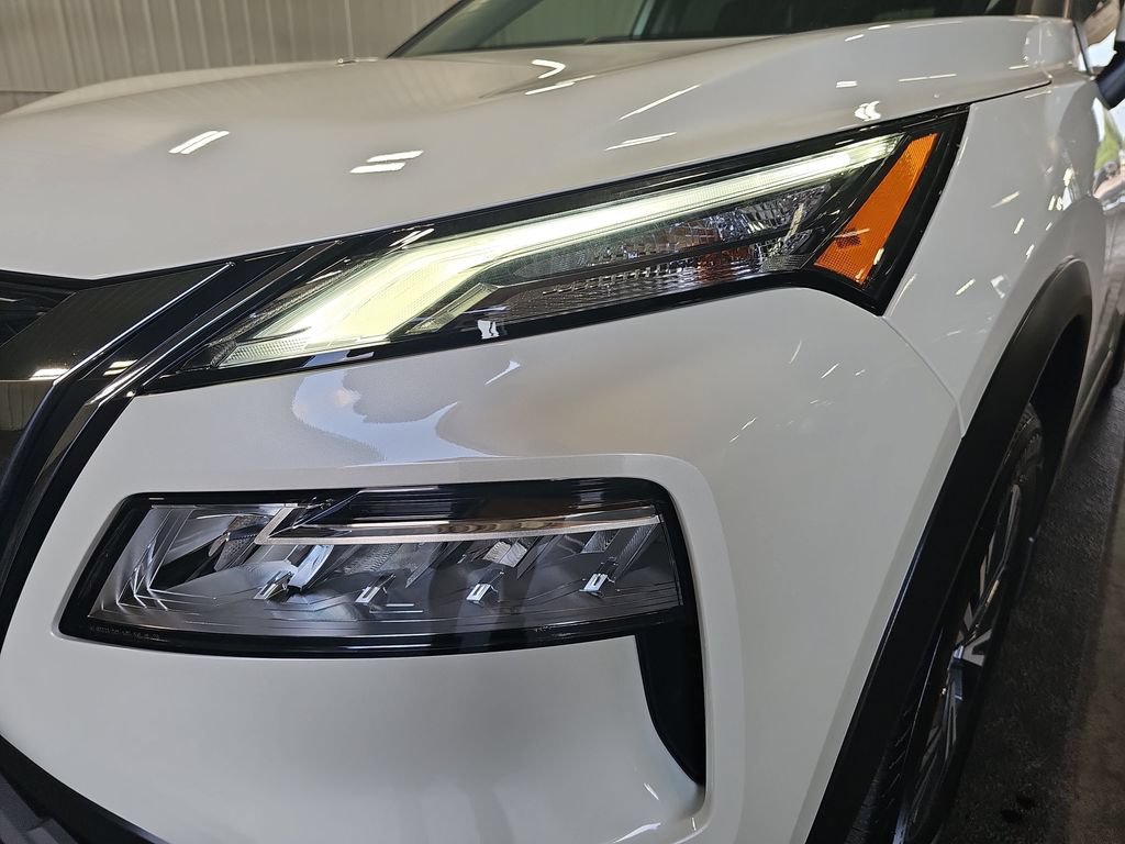 Certified 2023 Nissan Rogue SV w/ SV Premium B Package AWD/4WD image 34