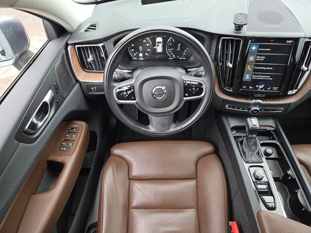 Used 2019 Volvo XC60 T5 Inscription w/ Protection Package Premier image 4