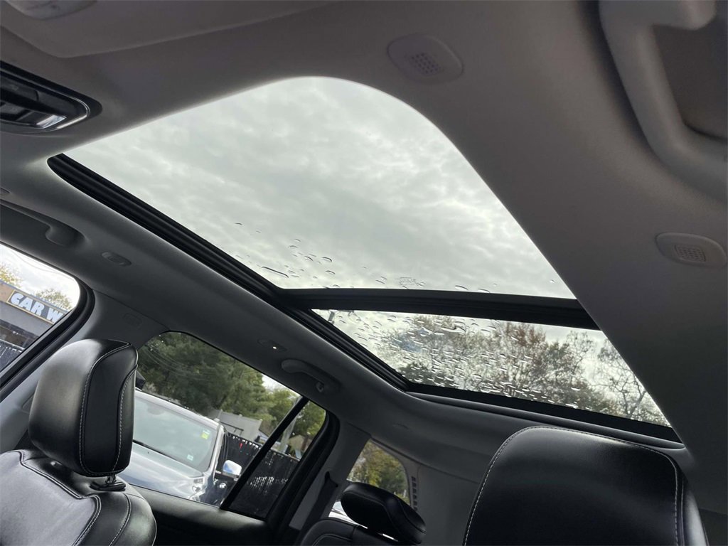 Used 2022 Jeep Grand Cherokee Limited 4xe image 19