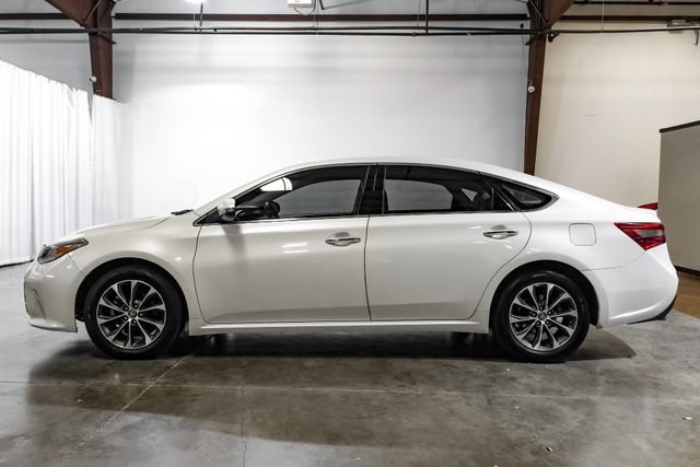 Used 2016 Toyota Avalon XLE FWD image 18