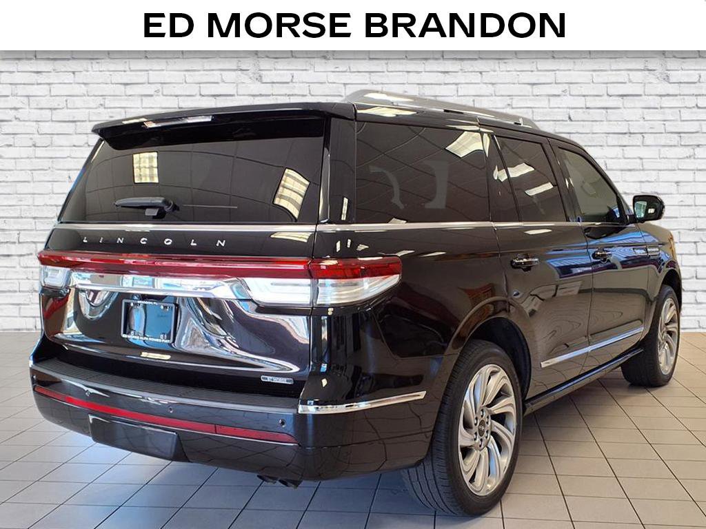 Used 2023 Lincoln Navigator Reserve image 5
