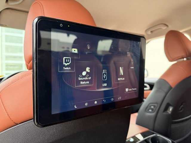 Used 2022 Kia Carnival SX image 42